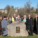 Poets' Pathway group unveils a plaque on Colonnade Road, 2011.