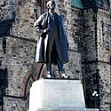 Sir Wilfrid Laurier  (Statue sur la colline du Parlement/Statue on Parliament Hill)