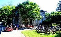 La Maison du vélo, 350, rue Laurier à Gatineau. / The 'House of Bicycles,' 350 Laurier Street in Gatineau